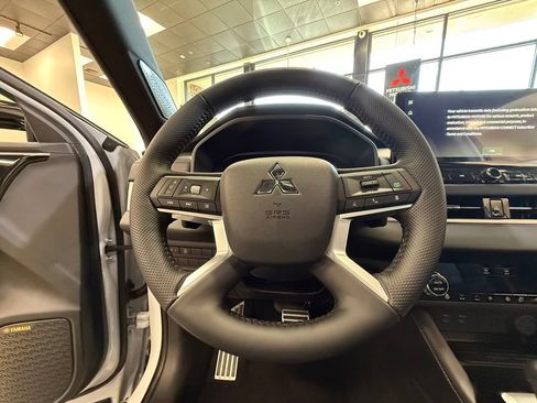 New 2026 Mitsubishi Outlander SEL Black Edition FWD image 13