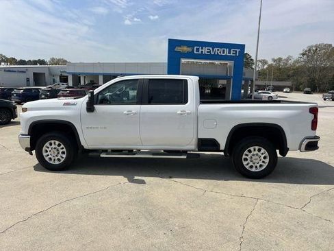 Used 2025 Chevrolet Silverado 2500 LT AWD/4WD image 8