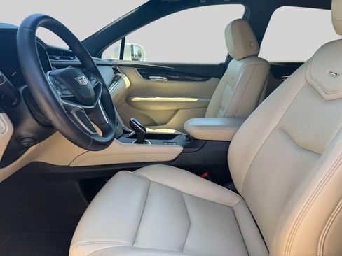 Used 2018 Cadillac XT5 AWD image 13