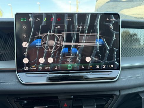 New 2026 Volkswagen Tiguan SE image 23