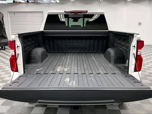 Used 2024 Chevrolet Silverado 1500 High Country w/ High Country Premium Package AWD/4WD image 34