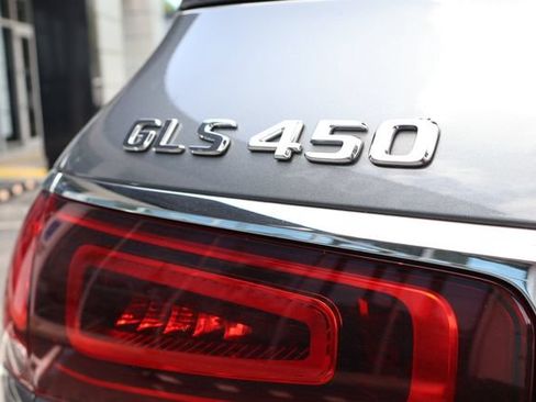 Used 2022 Mercedes-Benz GLS 450 4MATIC image 8
