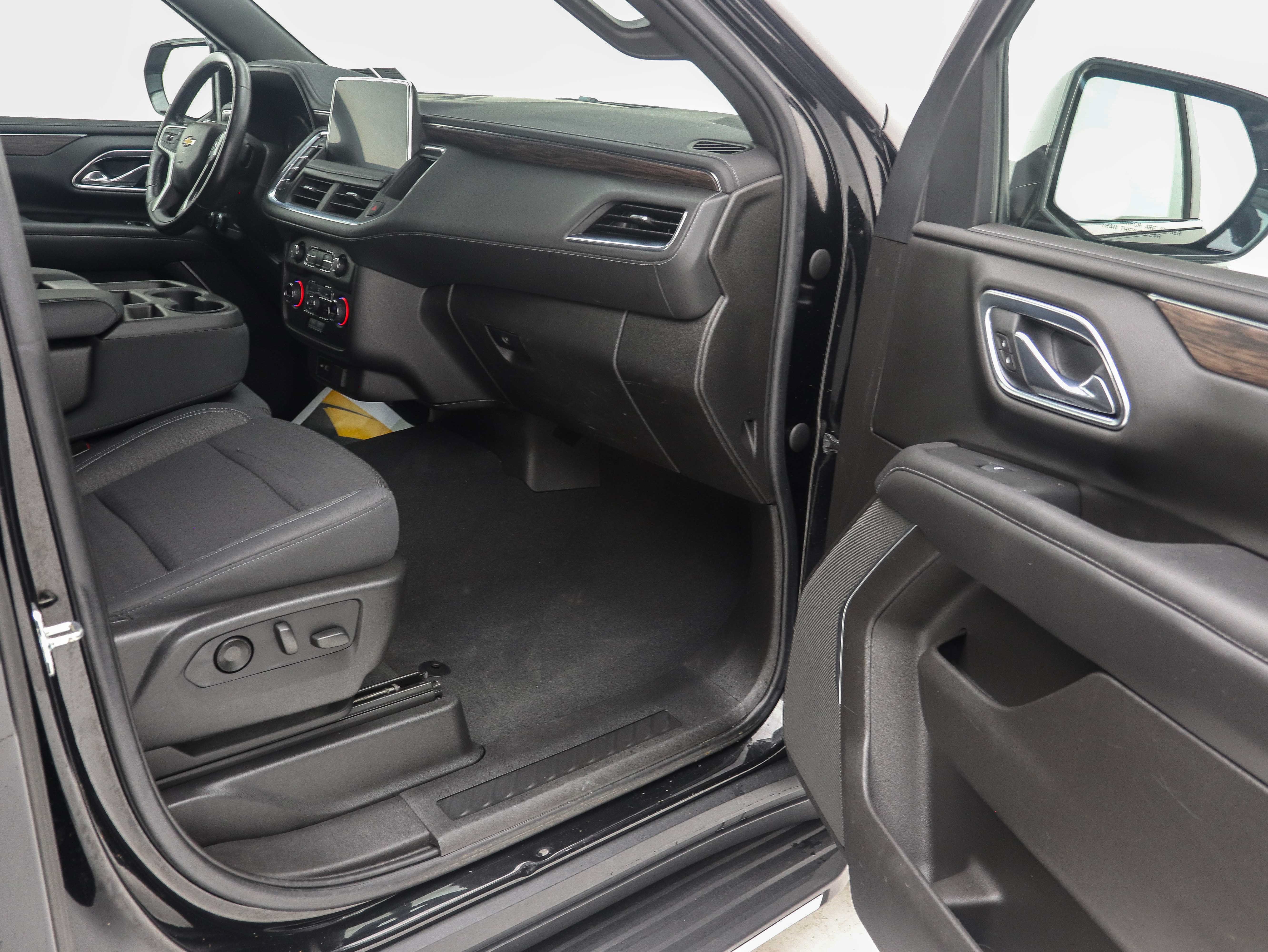 Used 2021 Chevrolet Tahoe LS AWD/4WD image 18