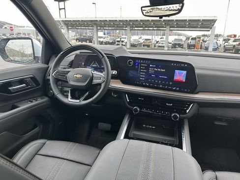 New 2026 Chevrolet Suburban High Country image 22