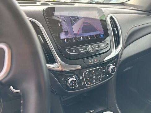 Used 2024 Chevrolet Equinox Premier AWD/4WD image 11