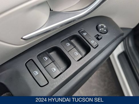 Used 2024 Hyundai Tucson SEL w/ Convenience Package AWD/4WD image 12