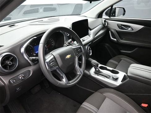 Used 2025 Chevrolet Blazer LT image 18