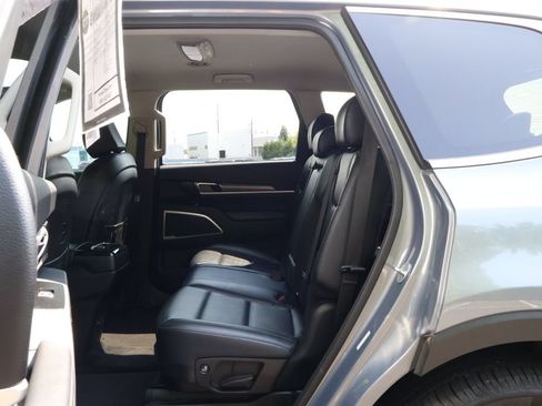 Used 2020 Kia Telluride LX AWD/4WD image 41