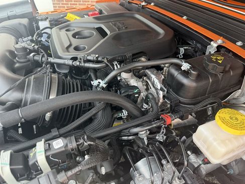 Used 2025 Jeep Wrangler Sport AWD/4WD image 40
