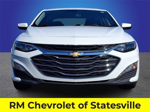 Used 2024 Chevrolet Malibu LT image 2