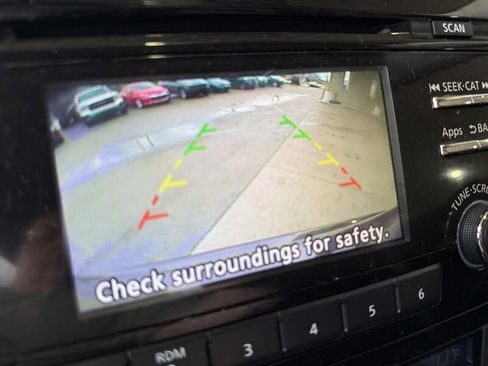 Used 2014 Nissan Rogue SV image 26