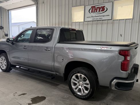 Used 2025 Chevrolet Silverado 1500 LT w/ Leather Package image 11