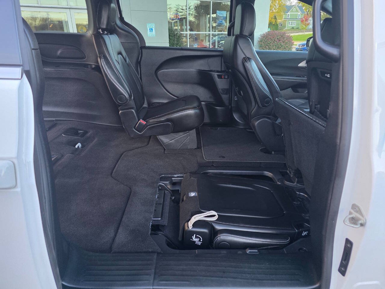 Used 2026 Chrysler Pacifica Select FWD image 13