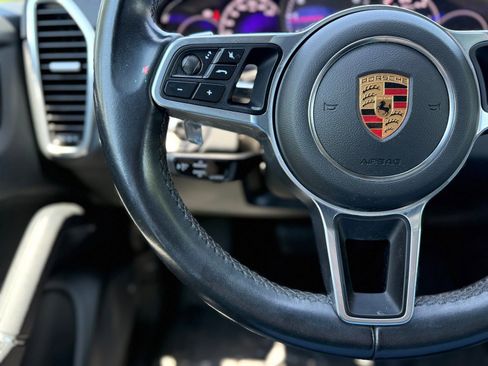 Used 2020 Porsche Cayenne AWD/4WD image 26