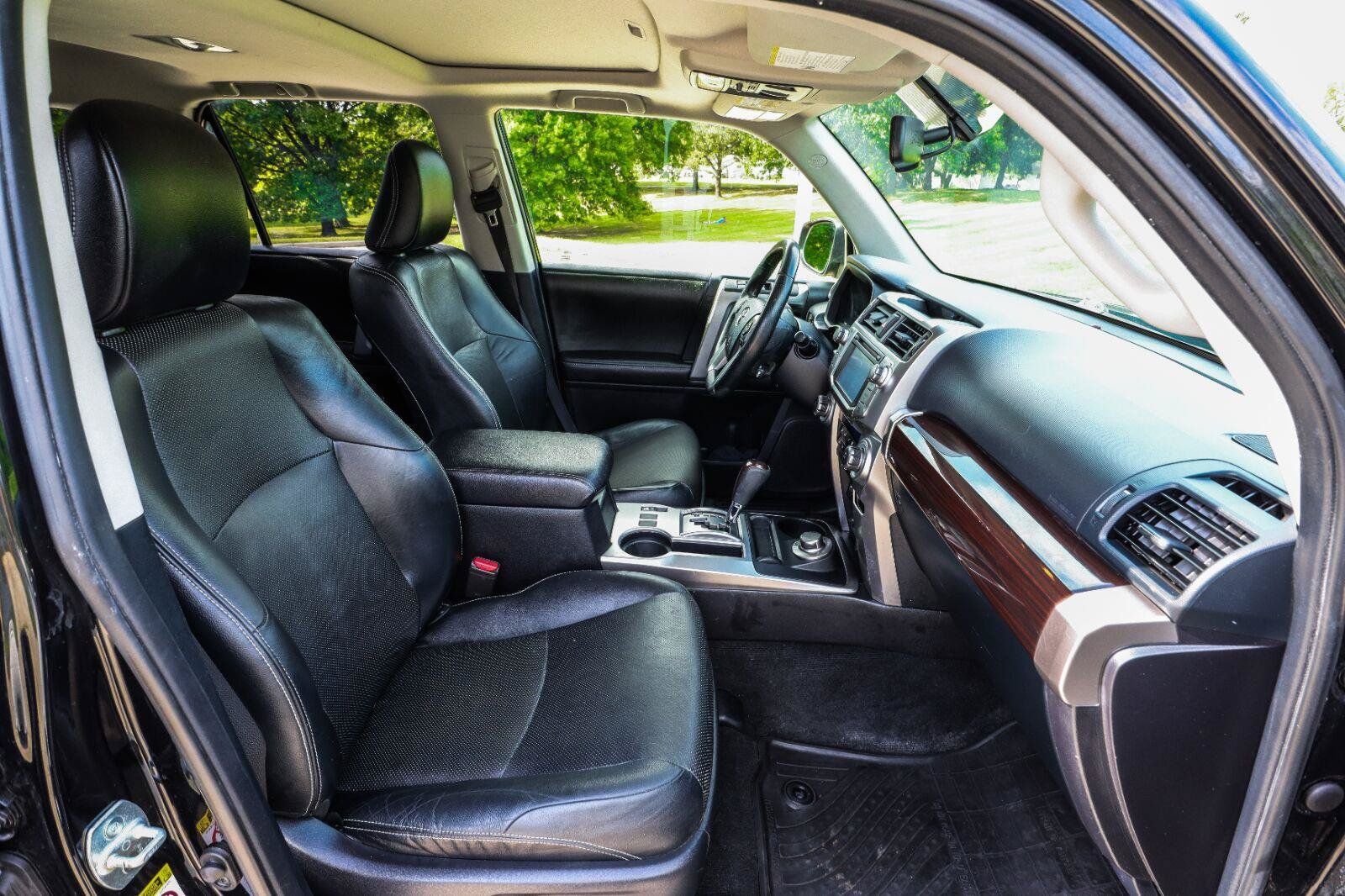 Used 2014 Toyota 4Runner Limited AWD/4WD image 38