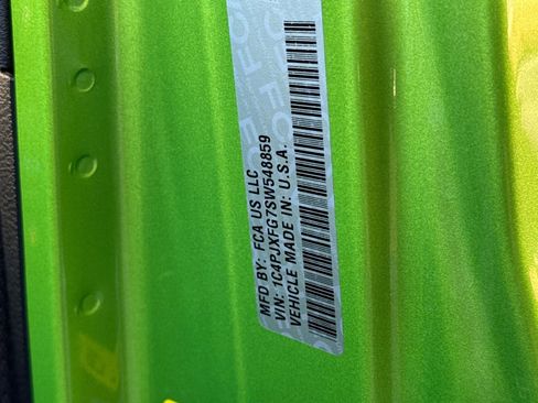 New 2025 Jeep Wrangler Unlimited Rubicon w/ Technology Group image 27