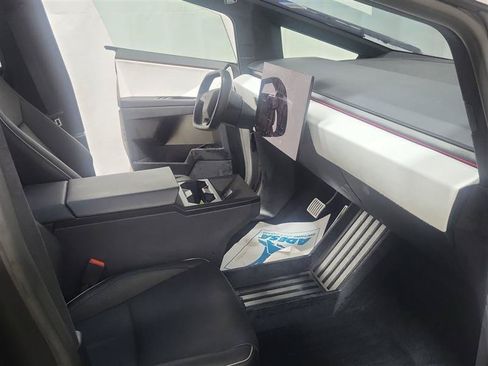 Used 2024 Tesla Cybertruck AWD Crew Cab image 4