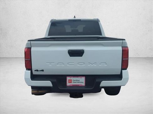 Certified 2025 Toyota Tacoma TRD Off-Road AWD/4WD image 7