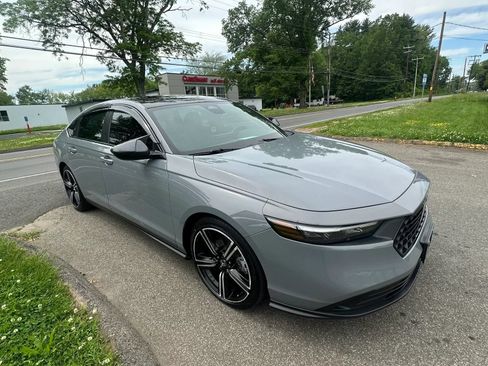 Used 2023 Honda Accord Sport image 3