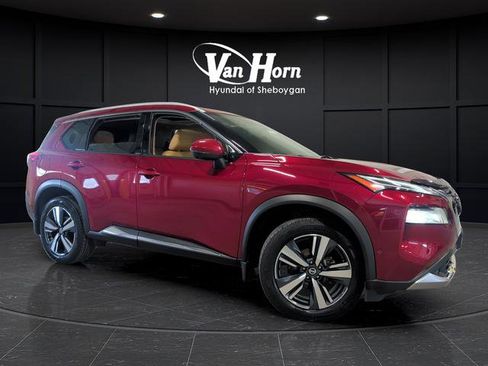 Used 2021 Nissan Rogue Platinum AWD/4WD image 2
