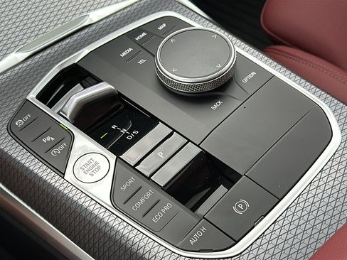New 2026 BMW 330i Sedan w/ M Sport Package RWD image 25