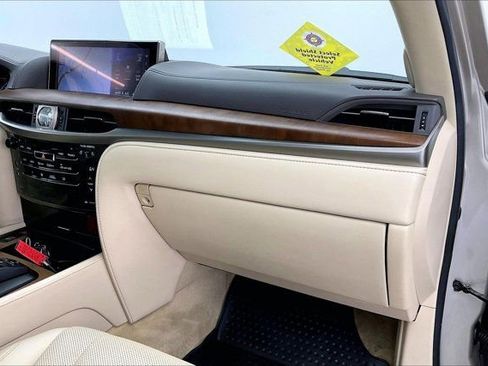 Used 2019 Lexus LX 570 4WD w/ Luxury Package image 16