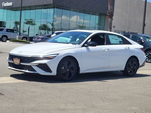 New 2026 Hyundai Elantra SEL Sport FWD image 2