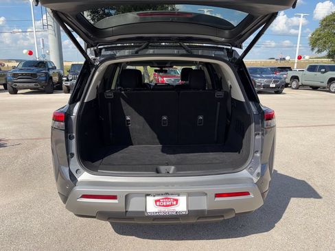 Used 2024 Nissan Pathfinder SL FWD image 29