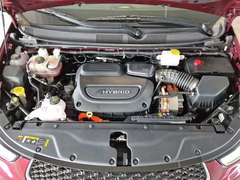 Used 2023 Chrysler Pacifica Pinnacle FWD image 25