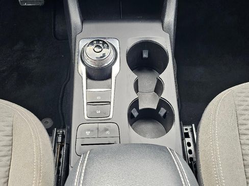 Used 2020 Ford Escape SE image 13