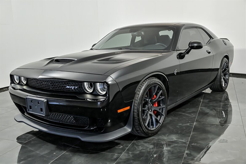 Used 2016 Dodge Challenger SRT Hellcat RWD image 5