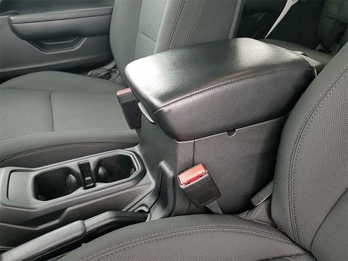 Used 2022 Jeep Wrangler Unlimited Sport image 31