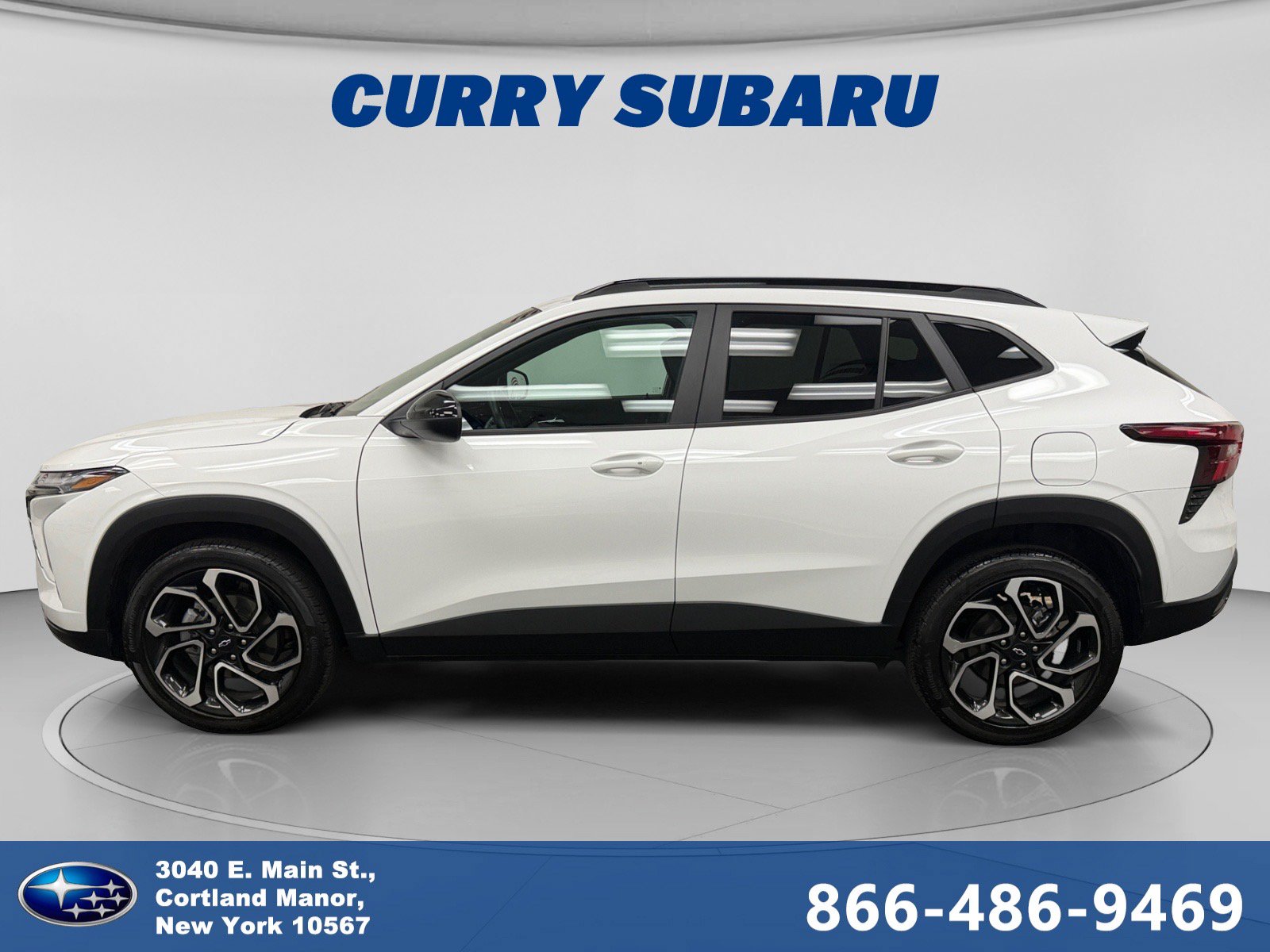 Used 2024 Chevrolet Trax RS w/ Sunroof Package FWD image 2