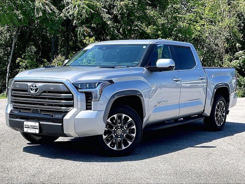 Used 2024 Toyota Tundra Limited AWD/4WD image 3