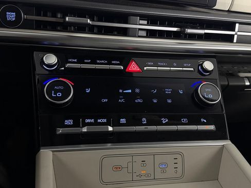 Used 2025 Hyundai Santa Fe SEL AWD/4WD image 19