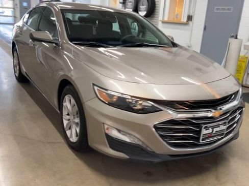 Used 2024 Chevrolet Malibu LT image 3