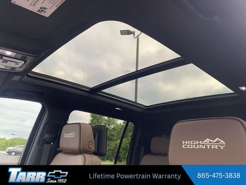 New 2026 Chevrolet Suburban High Country AWD/4WD image 16