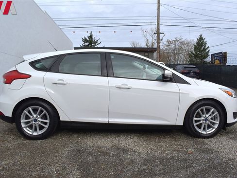 Used 2018 Ford Focus SE w/ Cold Weather Package image 6