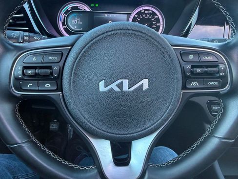 Used 2022 Kia Niro LXS image 15