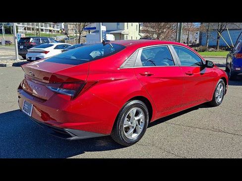 Certified 2023 Hyundai Elantra SE FWD image 8