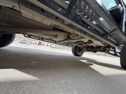 Used 2011 GMC Yukon XL SLE image 11