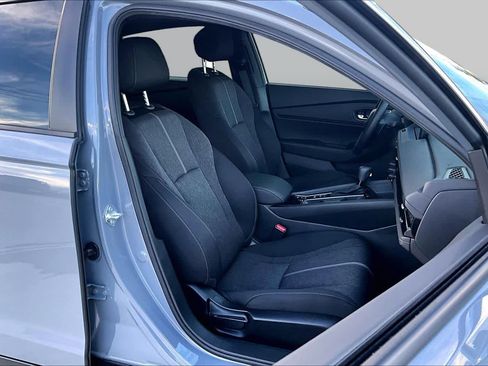 Used 2025 Honda Accord Sport image 9