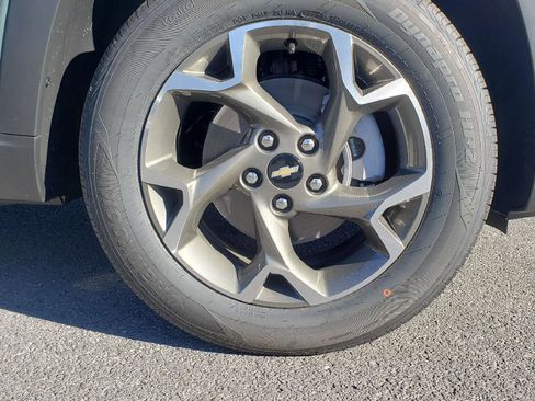 New 2026 Chevrolet Trax LT w/ Sunroof Package image 18