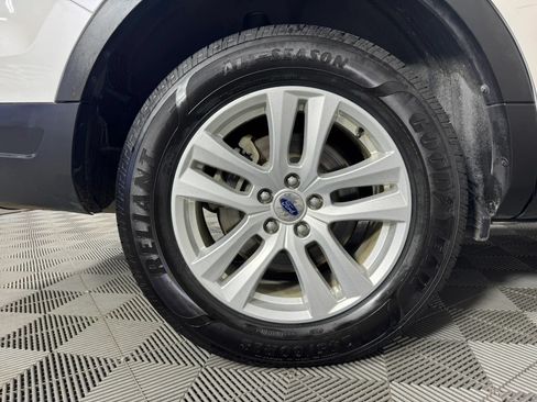 Used 2019 Ford Explorer XLT w/ Equipment Group 202A AWD/4WD image 47