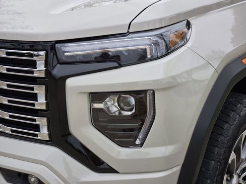 New 2026 GMC Canyon Denali image 6