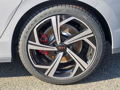 New 2026 Volkswagen GTI SE FWD image 5