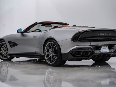 Used 2026 Aston Martin Vanquish Convertible RWD image 10