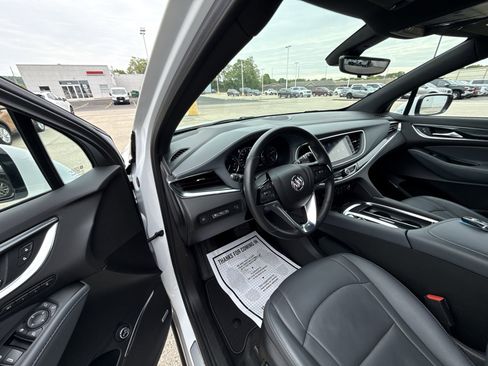 Used 2024 Buick Enclave Premium image 10