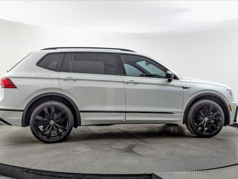 Used 2021 Volkswagen Tiguan SE R-Line image 9