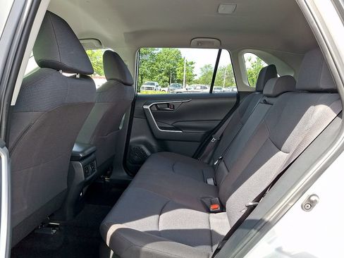 Used 2025 Toyota RAV4 LE AWD/4WD image 10